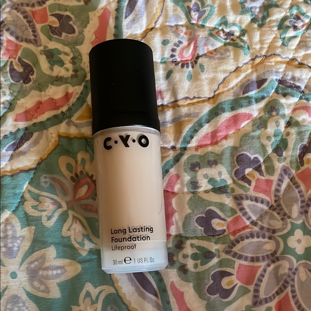 Cyo life proof long lasting foundation shade 102 NEW
